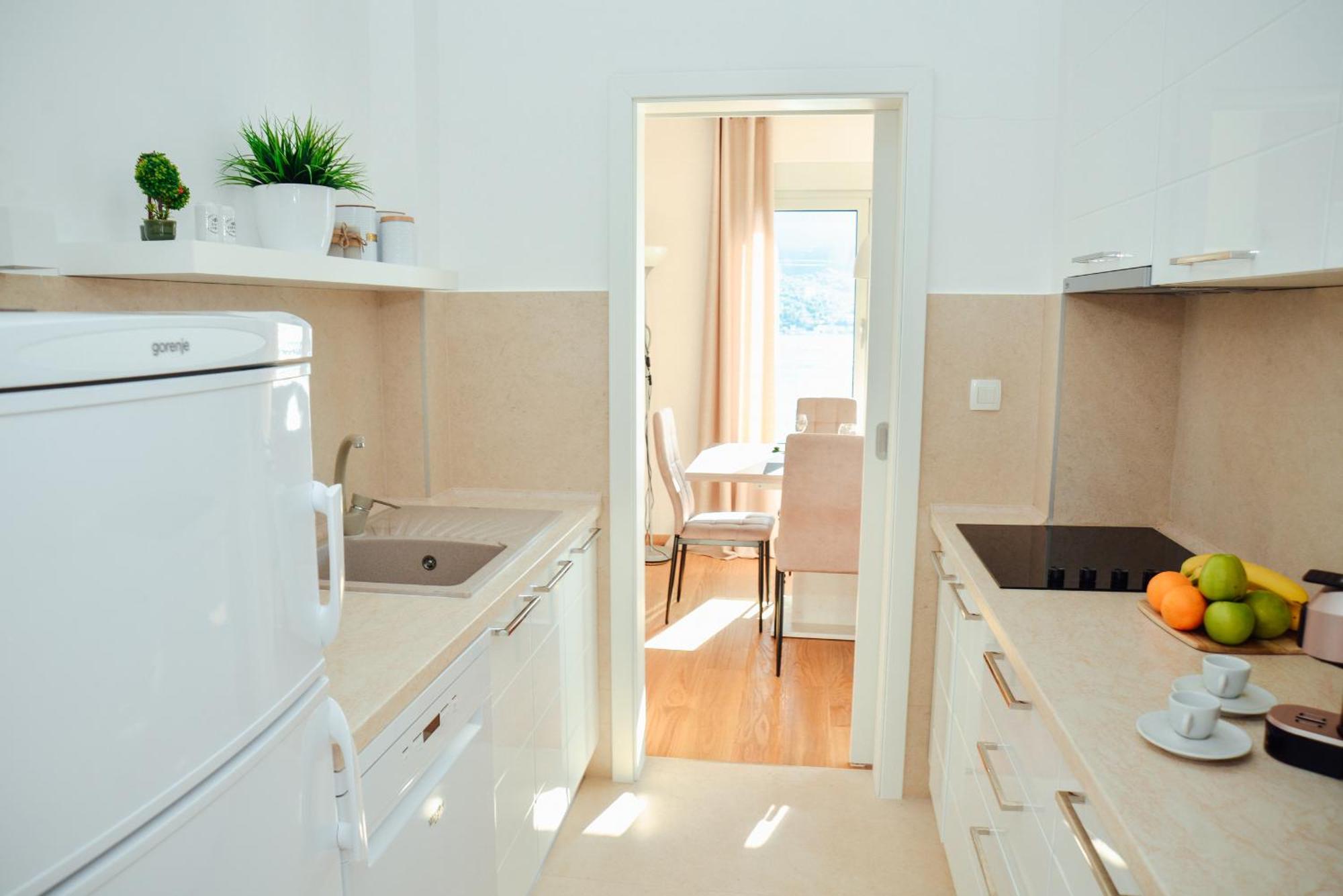 Sea View Apartment For 4 Kotor Exterior photo