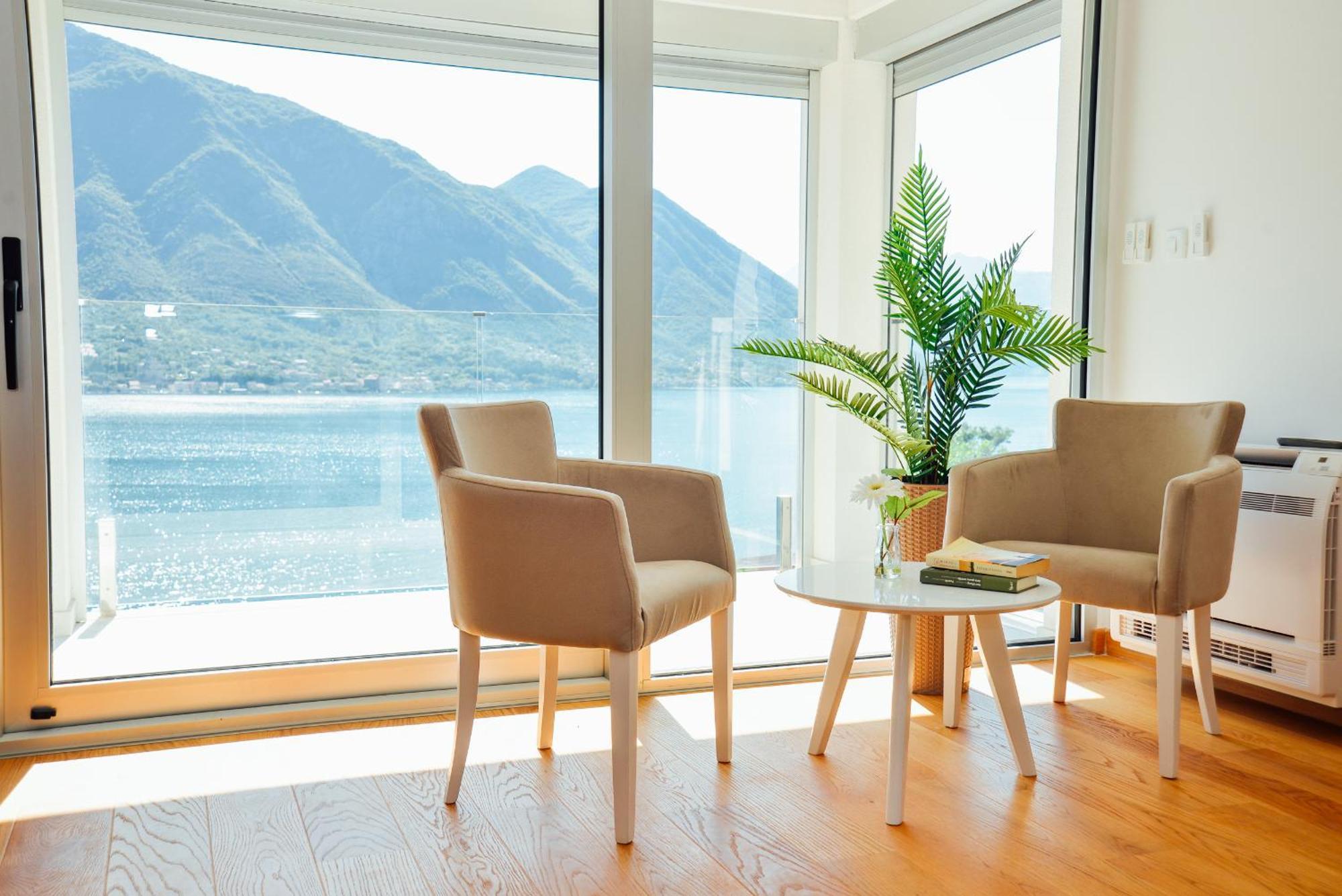 Sea View Apartment For 4 Kotor Exterior photo